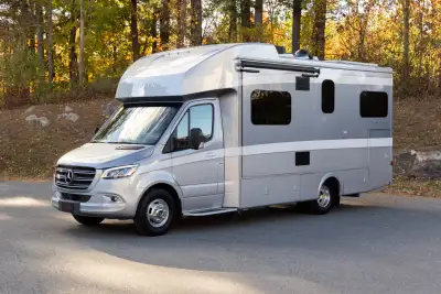 2022 Tiffin Motorhomes Wayfarer 25