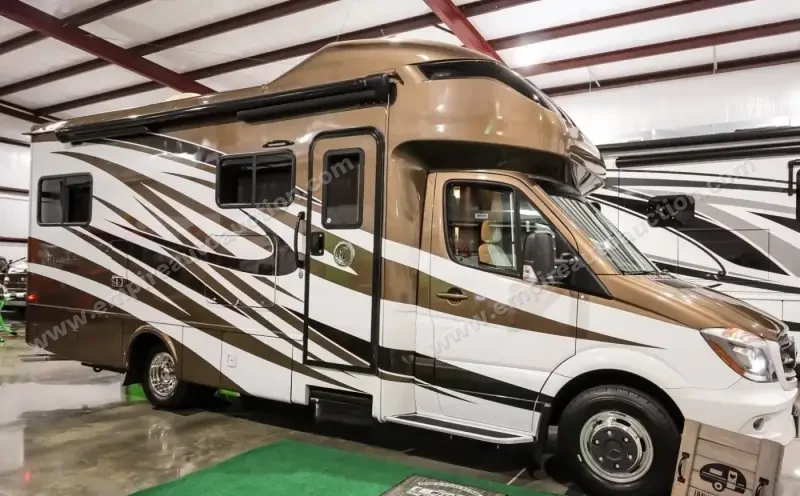 2018 Tiffin Wayfarer photo 2