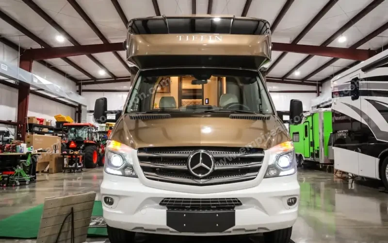 2018 Tiffin Wayfarer photo 3