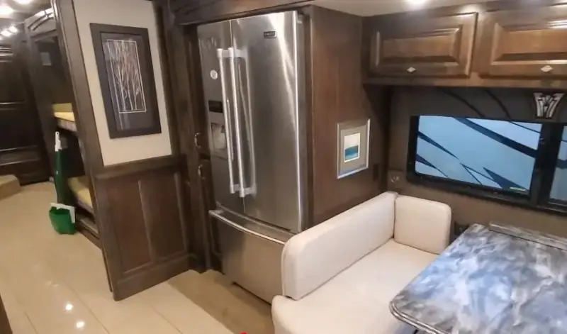2016 Tiffin Phaeton 40 QKH photo 21