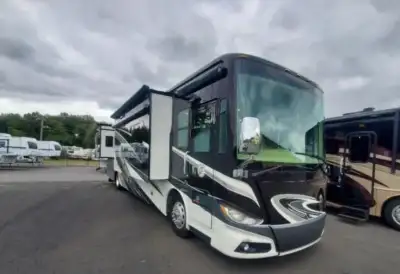 2016 Tiffin Phaeton 40 QKH