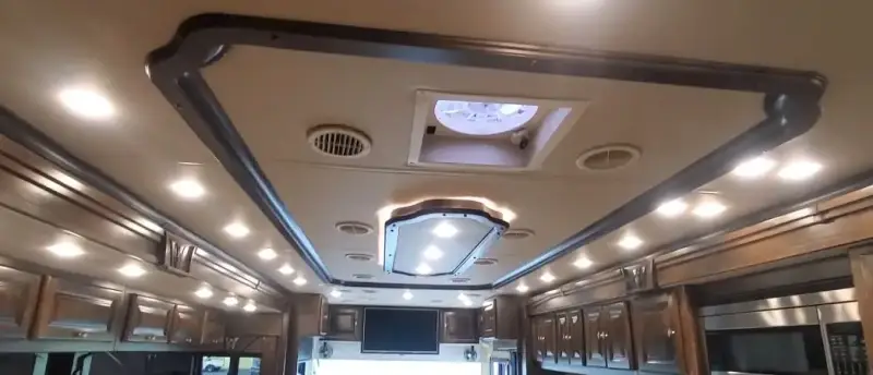 2016 Tiffin Phaeton 40 QKH photo 17