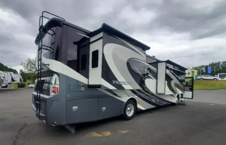 2016 Tiffin Phaeton 40 QKH photo 24