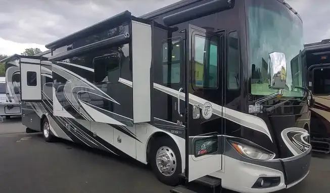2016 Tiffin Phaeton 40 QKH photo 30