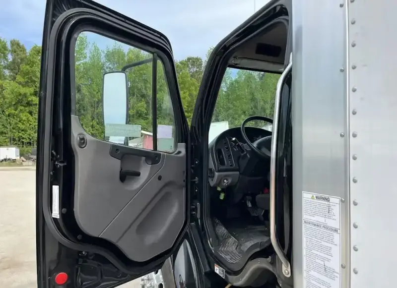 2022 Freightliner M2 photo 15