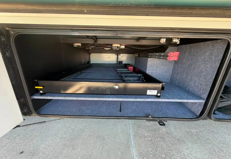 2016 Winnebago Tour 42QD photo 54