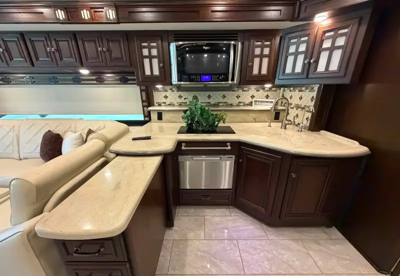 2016 Winnebago Tour 42QD photo 30