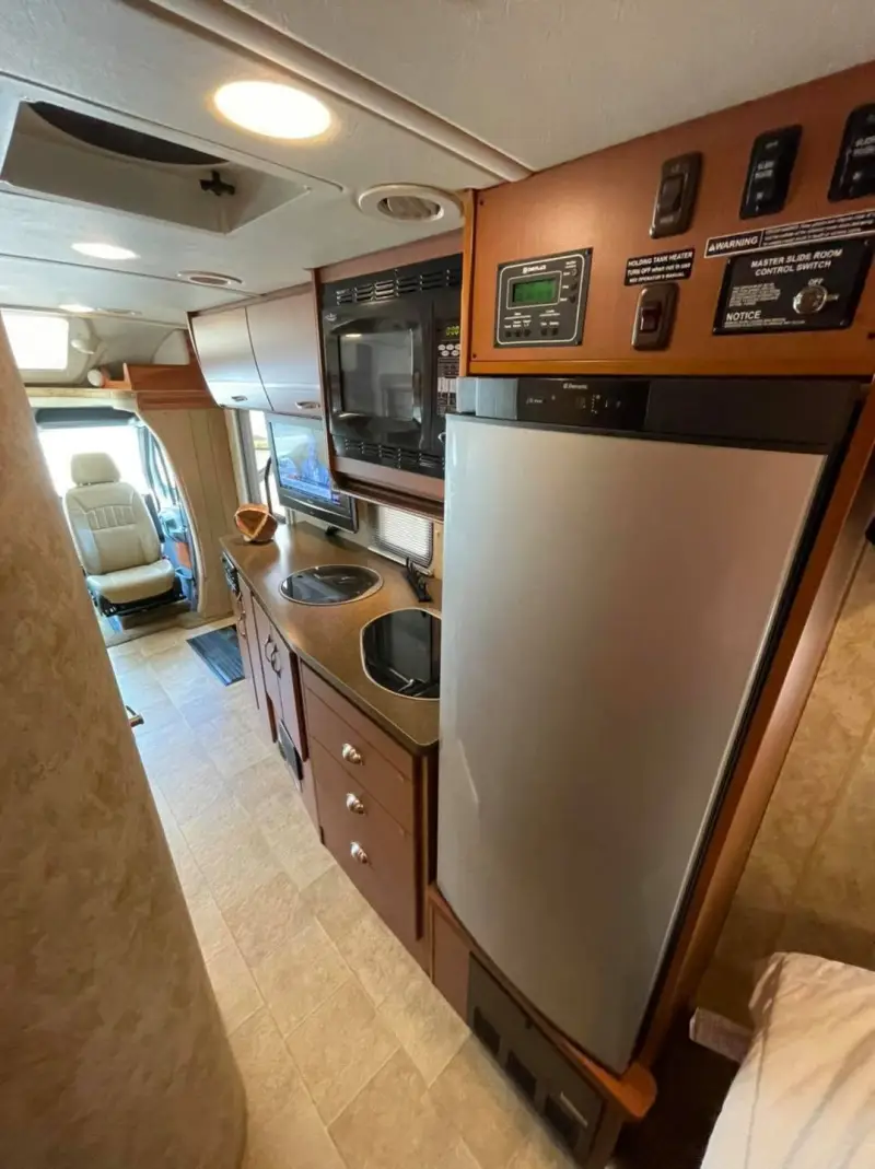 2014 Winnebago View 24g photo 18