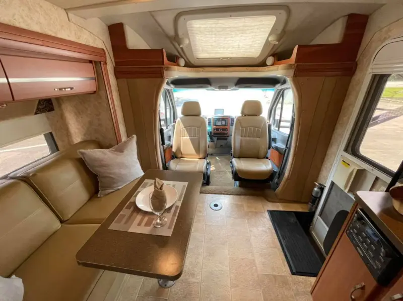 2014 Winnebago View 24g photo 14