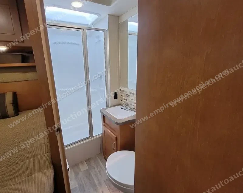 2017 Winnebago Minnie Winnie 22R photo 15