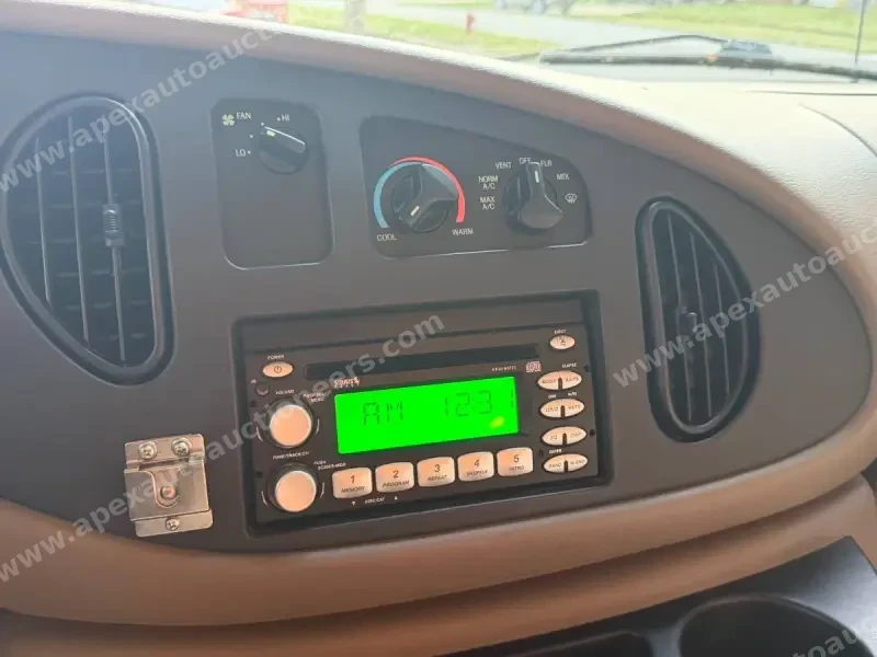 2007 Winnebago Aspect 26A photo 4