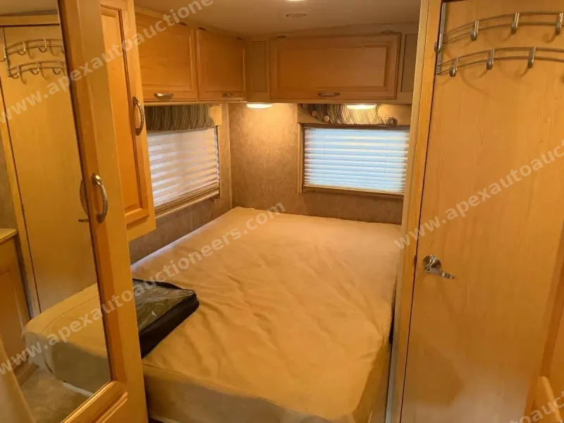 2007 Winnebago Aspect 26A photo 10