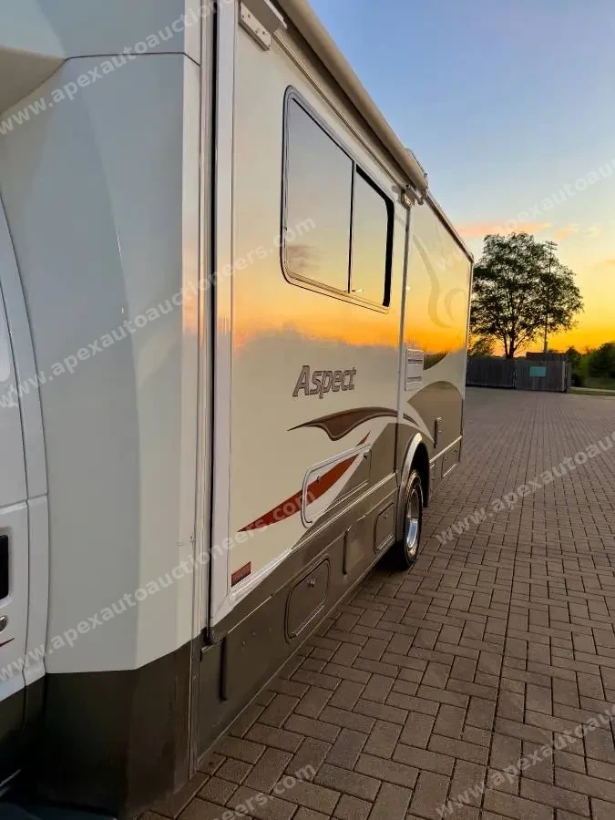 2007 Winnebago Aspect 26A photo 17