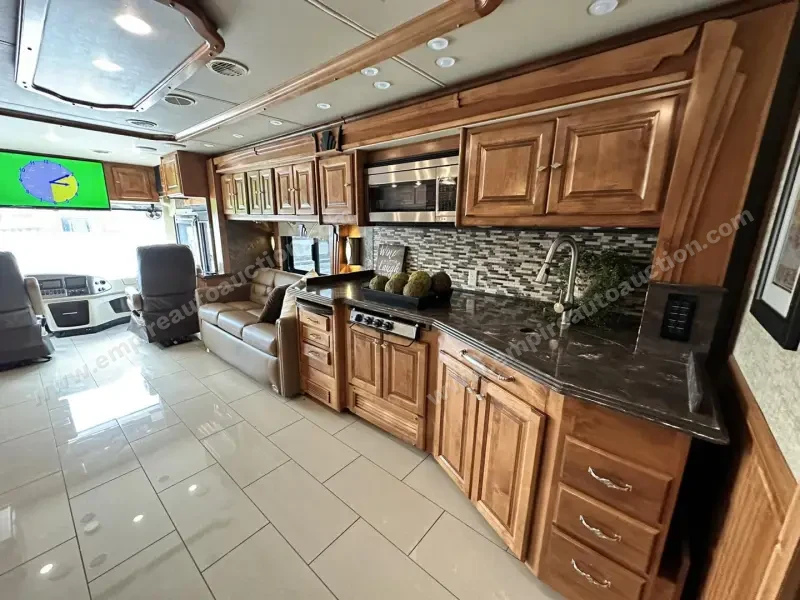 2015 Tiffin Phaeton 40QBH photo 47