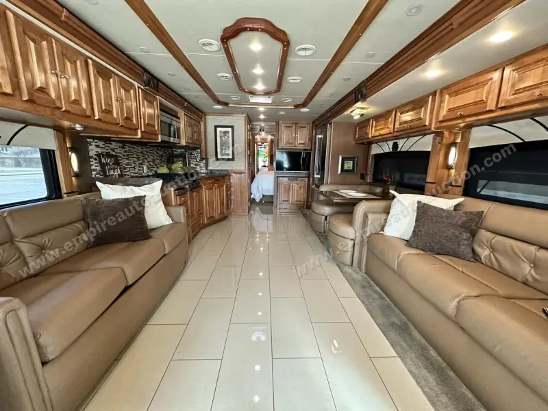 2015 Tiffin Phaeton 40QBH photo 18