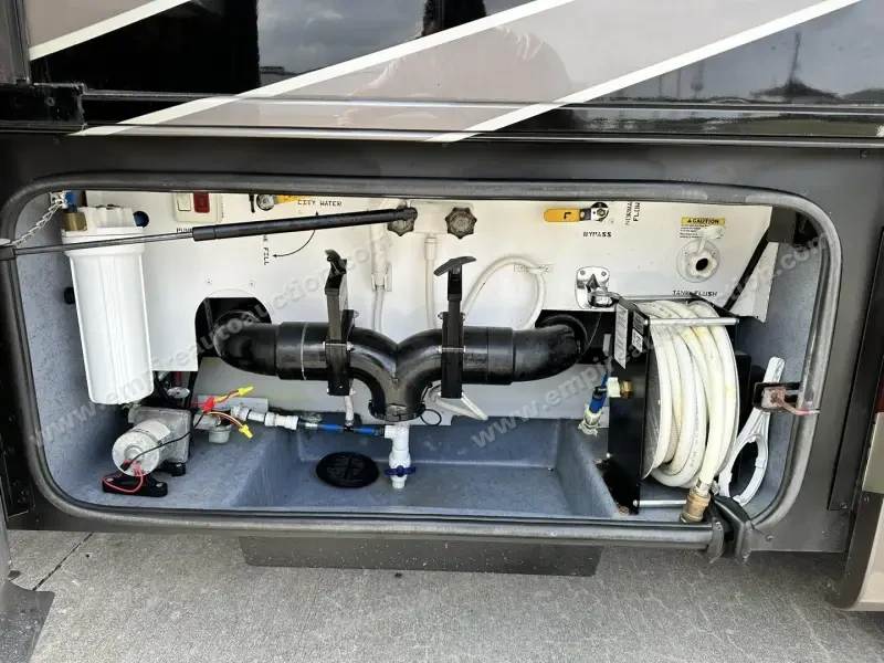 2015 Tiffin Phaeton 40QBH photo 14