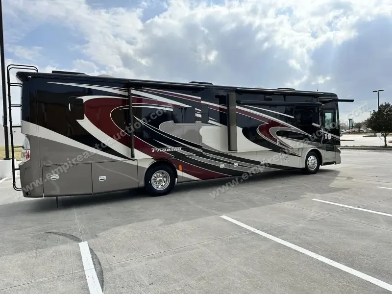 2015 Tiffin Phaeton 40QBH photo 17
