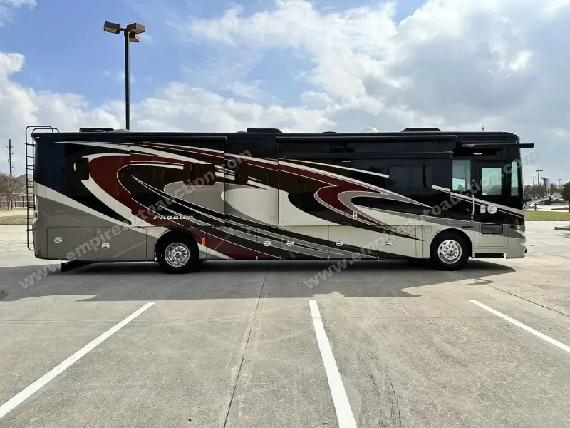 2015 Tiffin Phaeton 40QBH photo 48