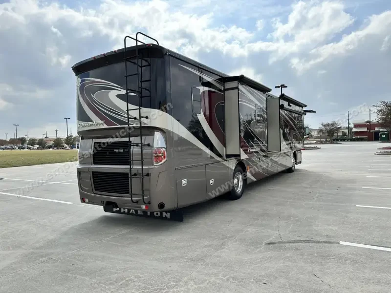 2015 Tiffin Phaeton 40QBH photo 35