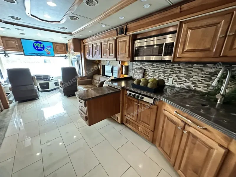 2015 Tiffin Phaeton 40QBH photo 32
