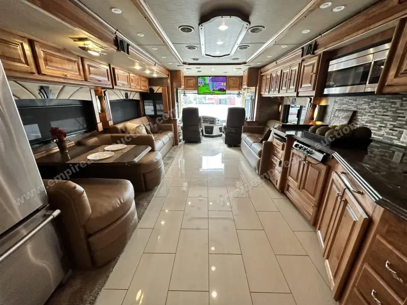 2015 Tiffin Phaeton 40QBH photo 37