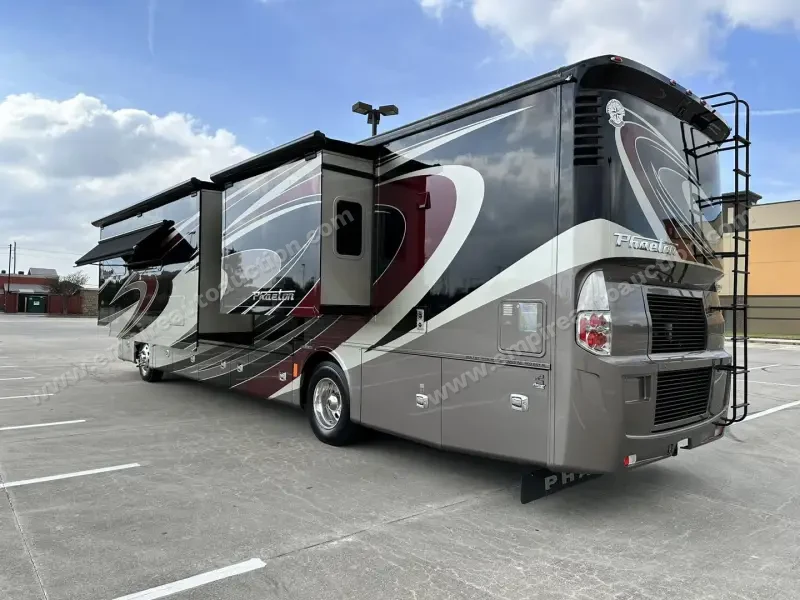 2015 Tiffin Phaeton 40QBH photo 34