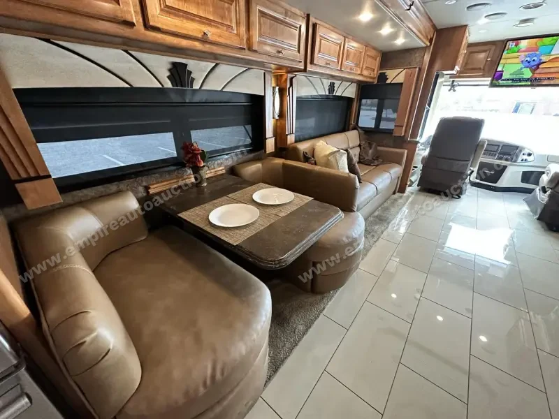 2015 Tiffin Phaeton 40QBH photo 13