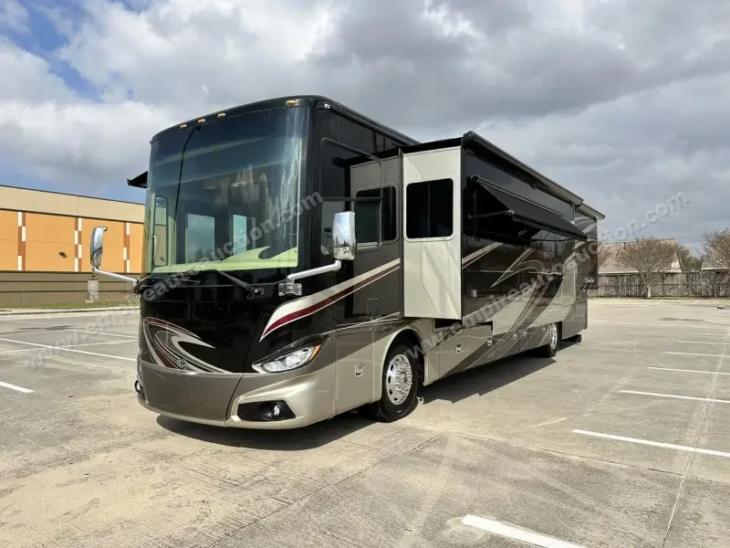 2015 Tiffin Phaeton 40QBH photo 45