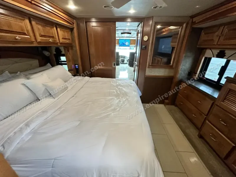 2015 Tiffin Phaeton 40QBH photo 33