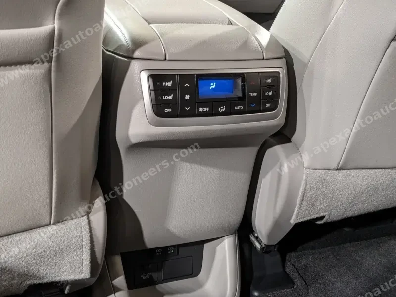 2018 Toyota Highlander Limited photo 4